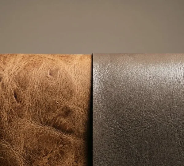 Comparaison visuelle entre cuir pleine fleur et croûte de cuir montrant les différences de texture et de qualité